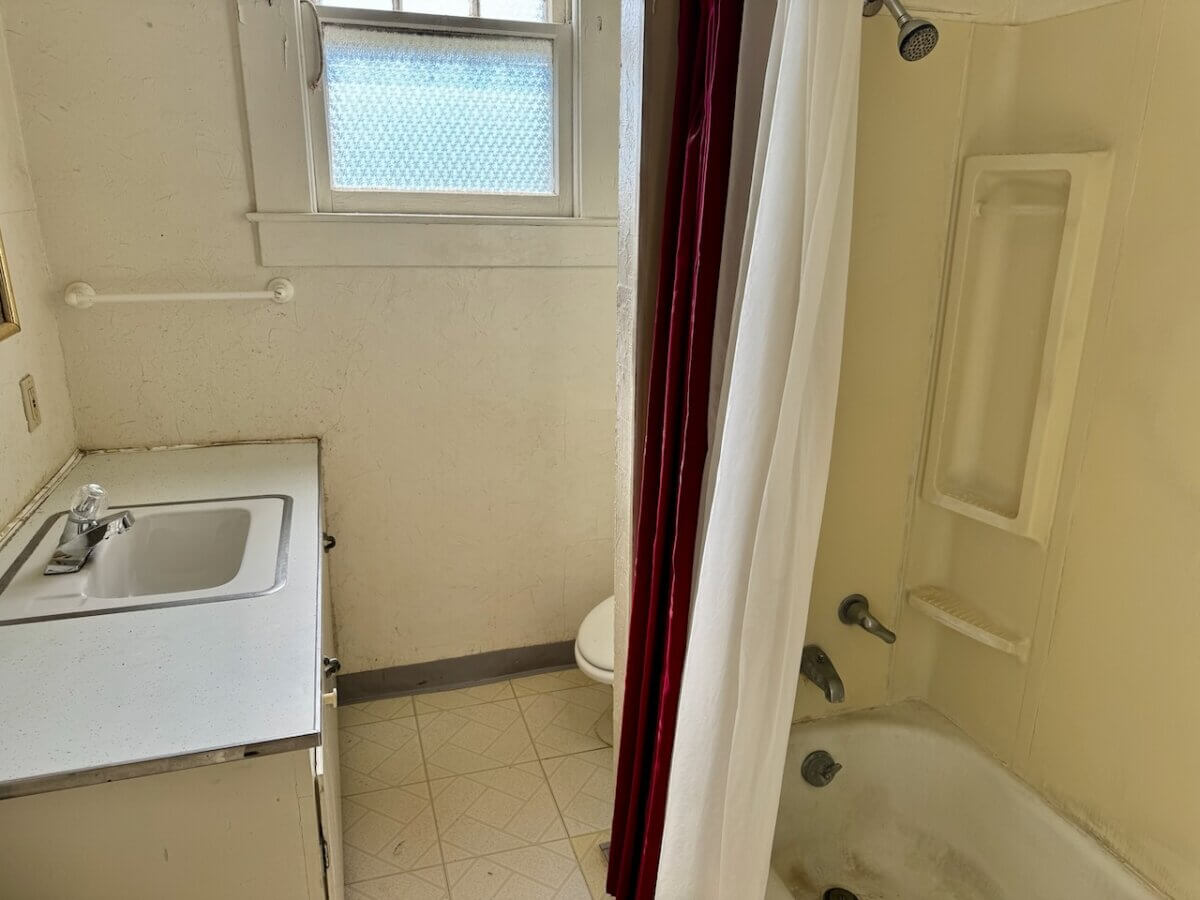 818 W 1ST, El Dorado, Kansas 67042 - Real Estate Auction - Sundgren Realty