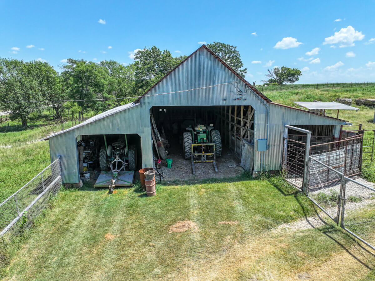 7805 SW 200th Douglass Kansas - Sundgren Realty & Auction