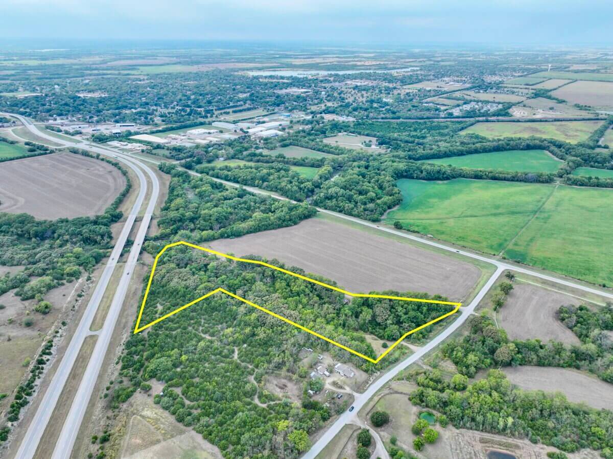 10 Acres Walnut River Frontage - Augusta Kansas - Land For Sale